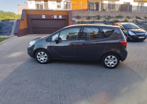 Opel Meriva cena 21500 przebieg: 179000, rok produkcji 2013 z Białystok małe 781